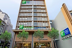 Holiday Inn Express & Suites Bangkok Central Pier, an IHG Hotel, Phra Samut Jadee